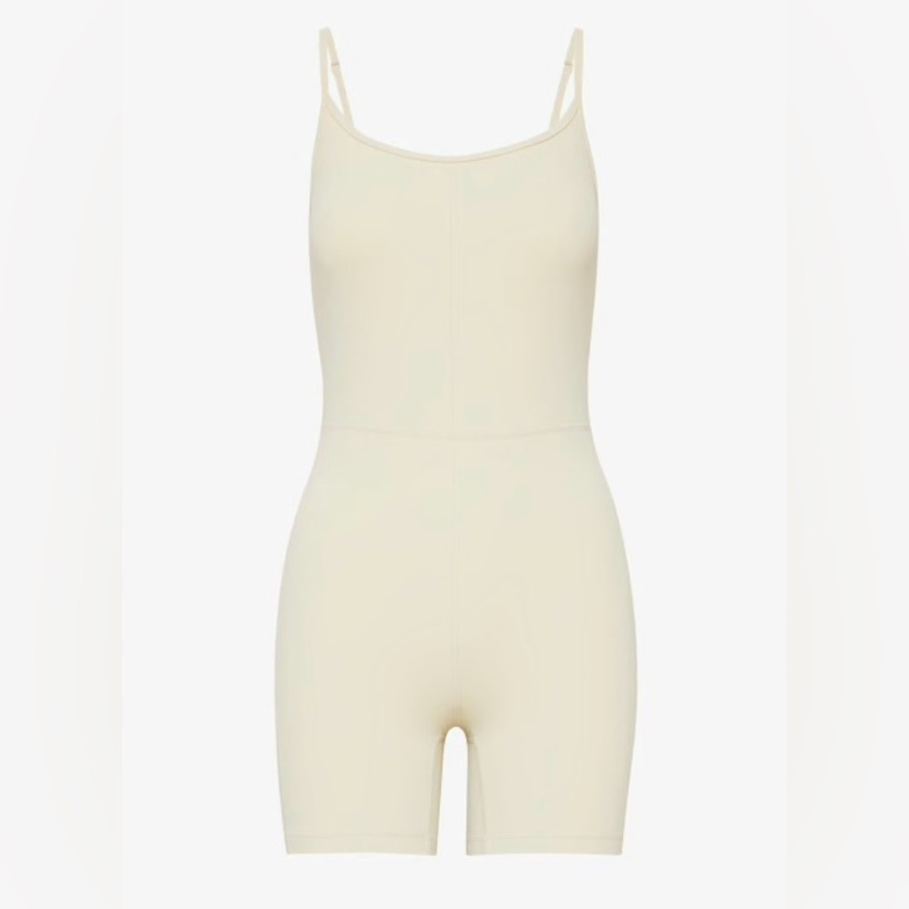 Aritzia Pale Yellow Wilfred Free Freestyle 7" Romper